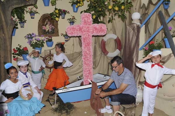 Joaquín Fernández Barrera se lleva el Premio Cruces de Mayo 2014