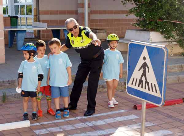 Los pequeños aprenden jugando en el II Campus Infantil de la UCA