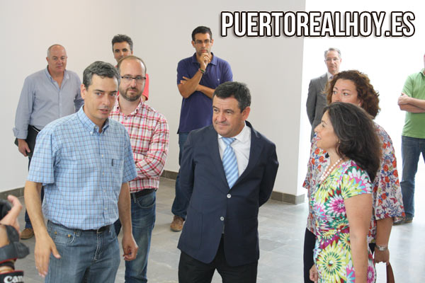 Peinado y Loaiza visitan el nuevo Centro de Interpretación de la Cultura en Puerto Real