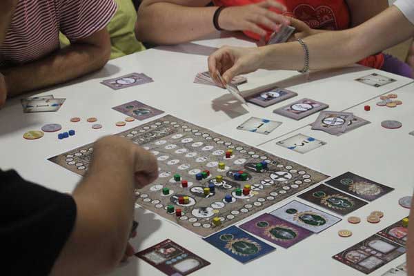 Ars Universalis, un nuevo juego de mesa inventado por un puertorrealeño | Puerto Real Hoy ...