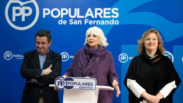 José Loaiza y Teófila Martínez en rueda de prensa