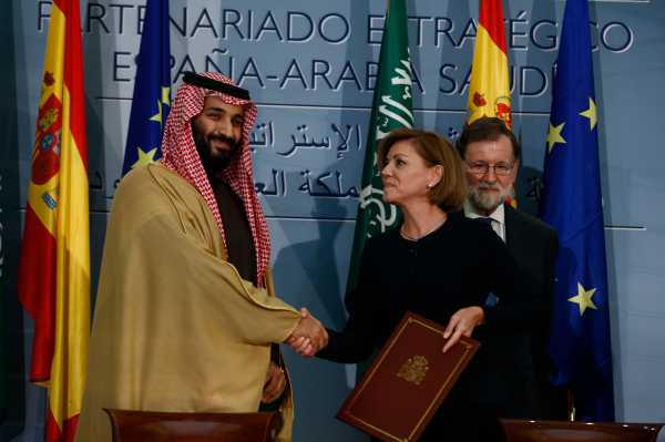 Mohamed bin Salman y María Dolores de Cospedal.