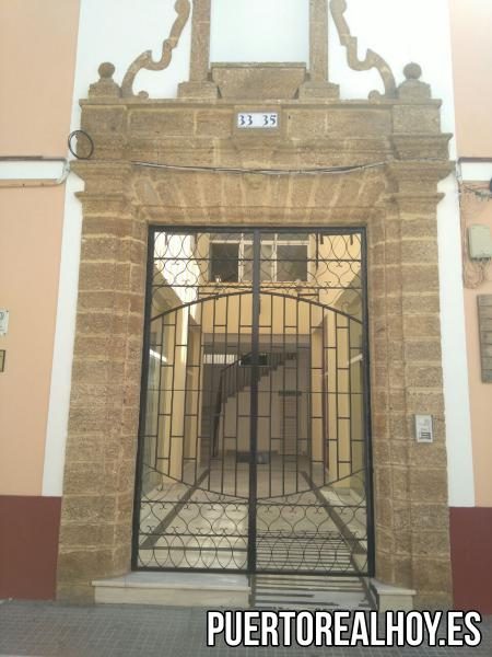 La puerta del antiguo Convento Franciscano en Puerto Real.