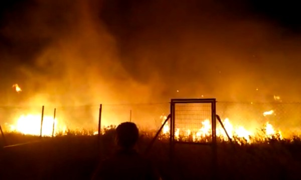 Incendio junto al Centro de Autismo de Las Canteras.