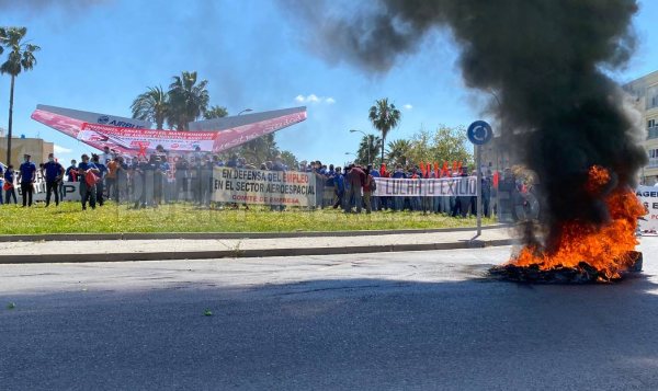 Los trabajadores de Airbus Puerto Real se movilizaron por las calles de la Villa