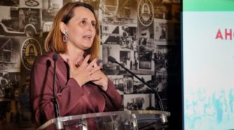 Aurora Salvador durante su presentación.