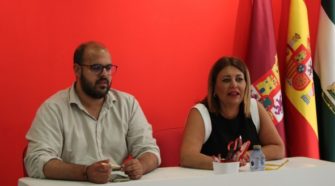 Carlos Salguero junto a Elena Amaya