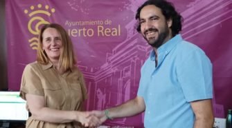 Aurora Salvador junto con Antonio Gil
