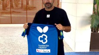 Jesús Cantero con la camiseta del Cajasur Priego