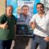 Vicente Fernández y Pedro Gallardo junto a un cartel de Núñez Feijóo