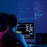 Una persona desarrollando un empleo digital.