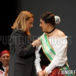 Proclamación como Piñonera Mayor de Claudia Armario por parte de la Alcaldesa de Puerto Real, Aurora Salvador. Foto: Junior Fernández
