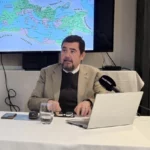 Manuel J. Parodi durante una conferencia de la Sociedad de Amigos del País de Puerto Real.