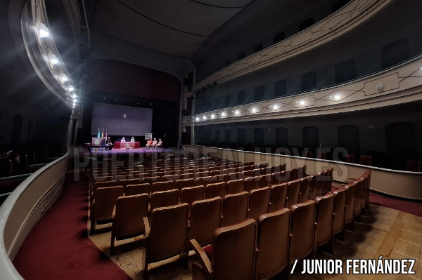 El Teatro Principal, vacío para el primer evento por el Día de la Villa 2025.