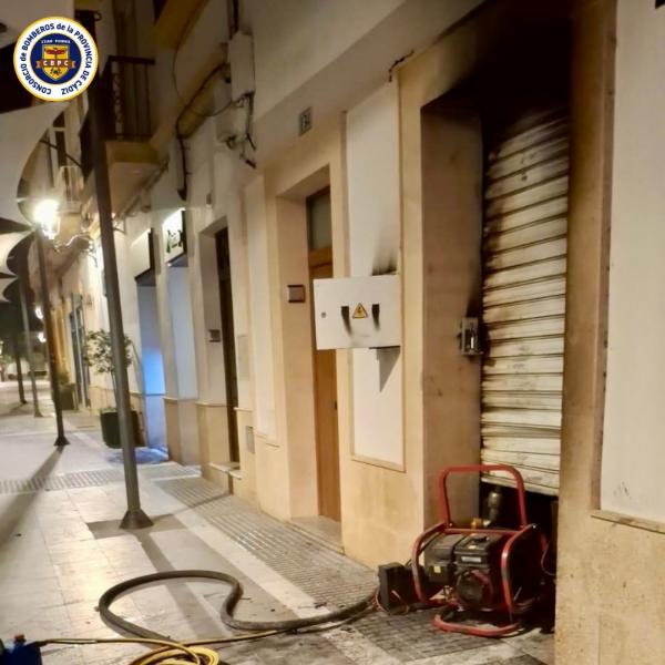 Incendio en el local de la Calle de la Plaza. Foto: CPBC